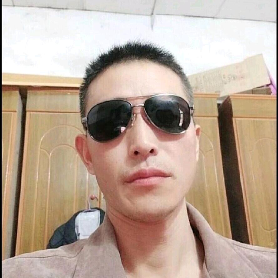 董哥在路上
