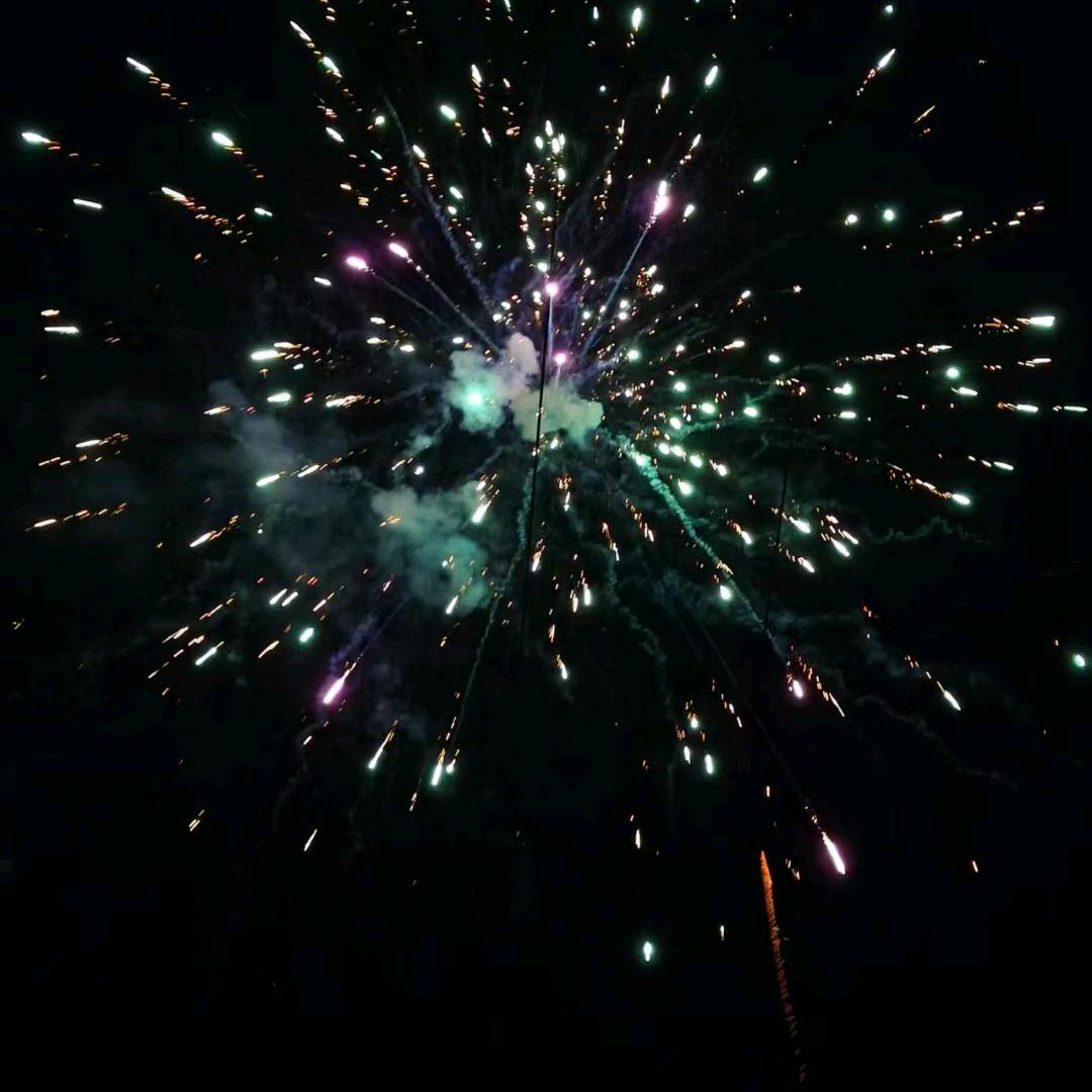 ，。
