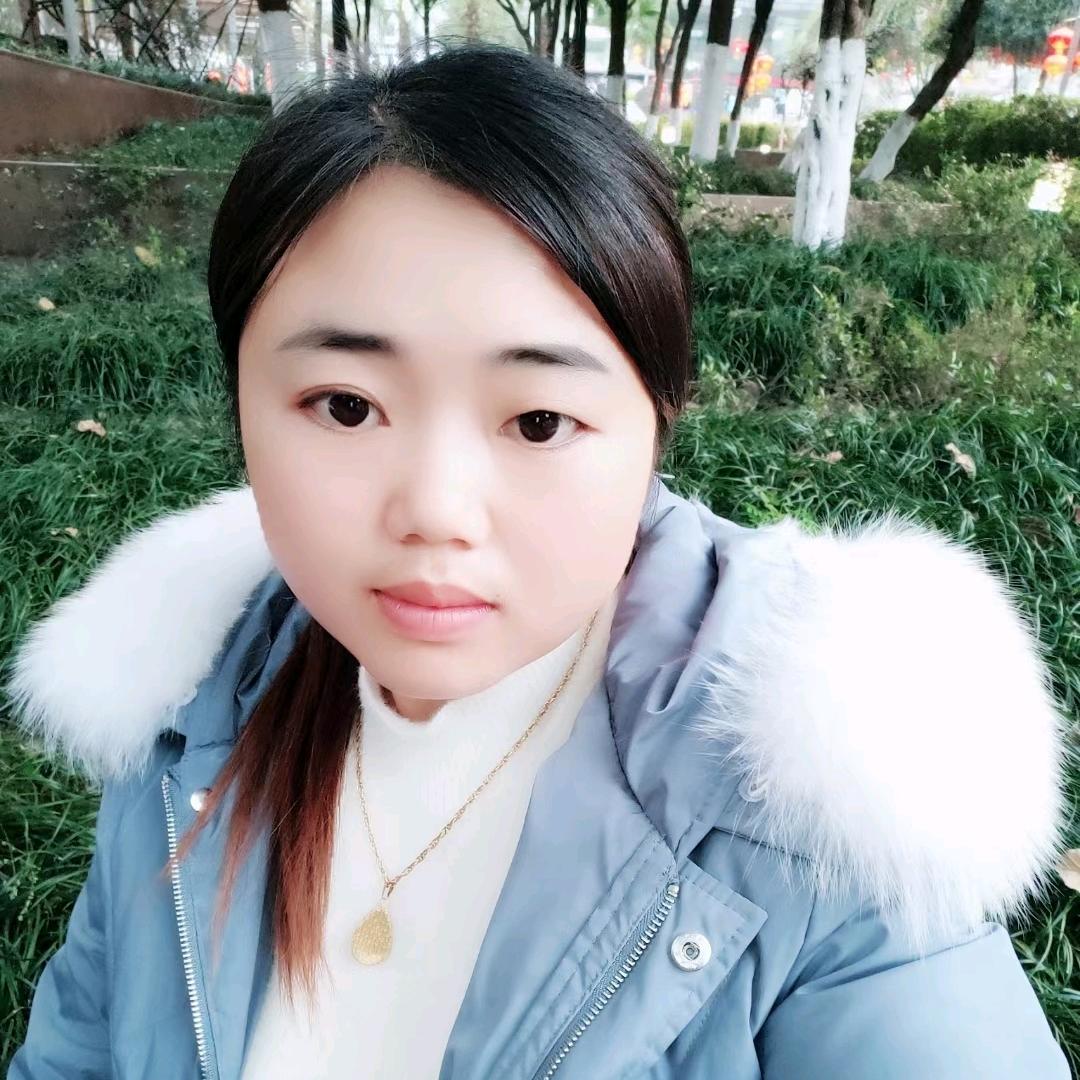 何覃相伴一生。