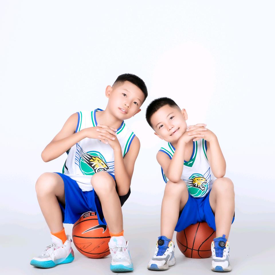 篮球小将刘锦👊刘祥