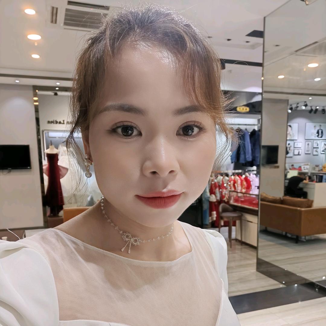 小小的河金色的花