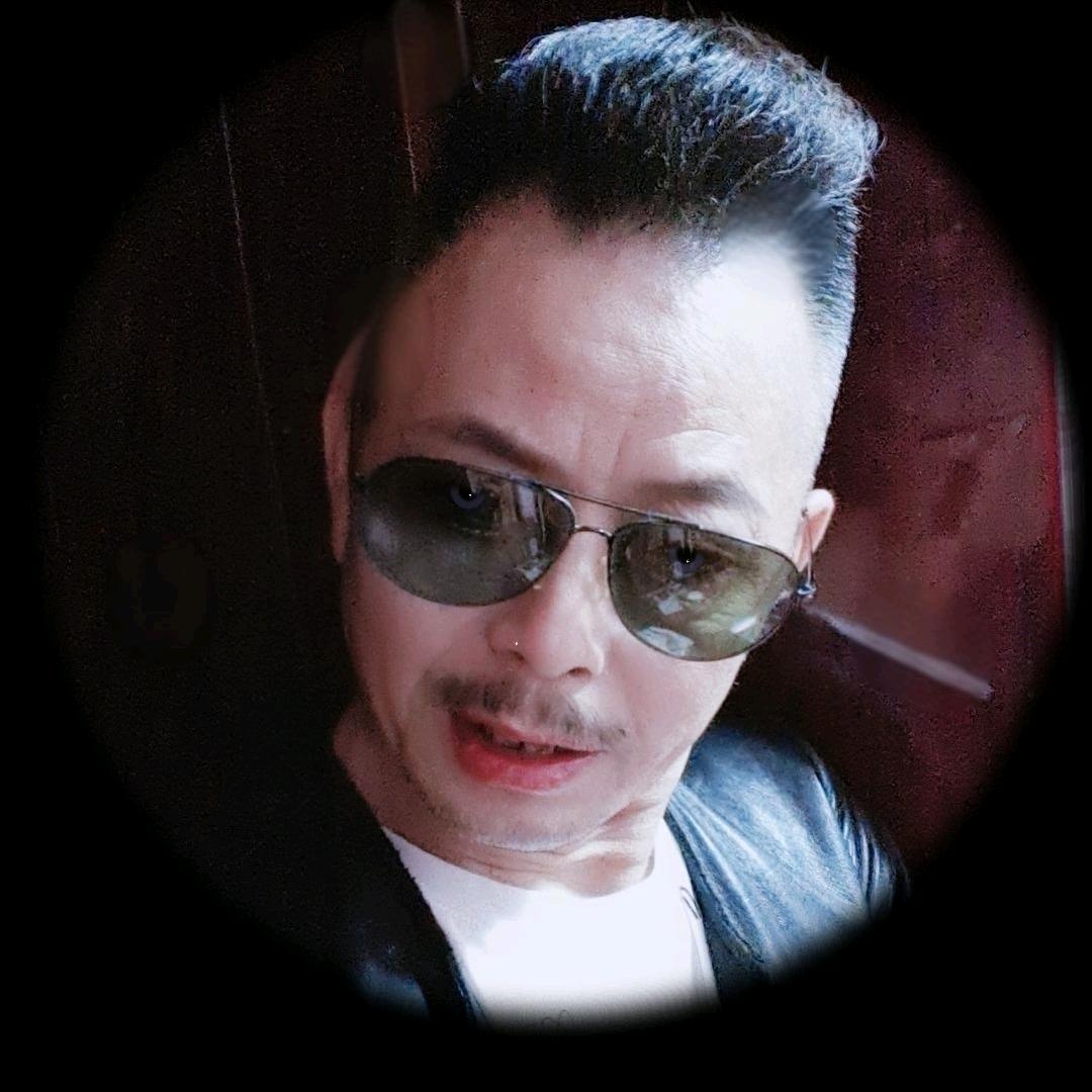 梁兄手挚舞，手语