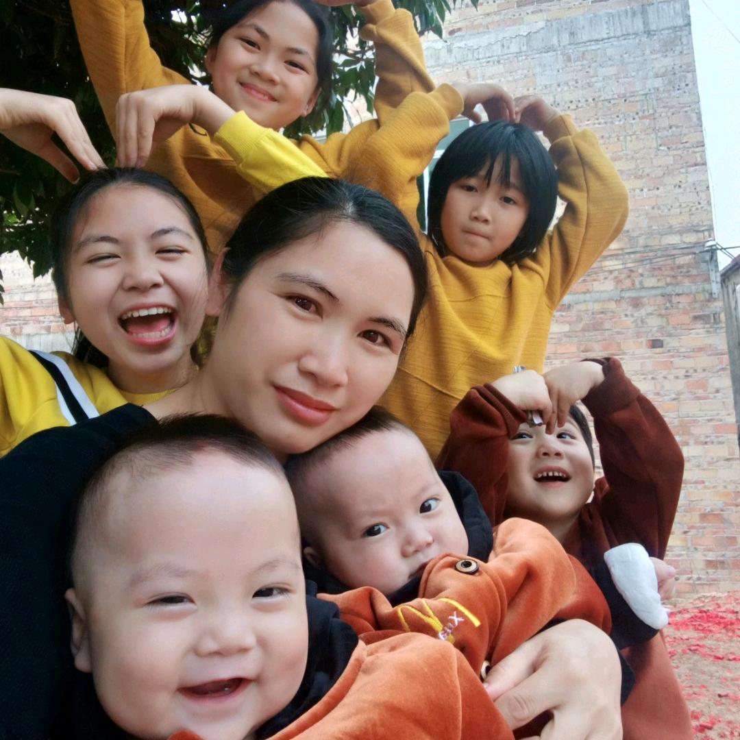 六个孩子的单亲妈妈凤姐