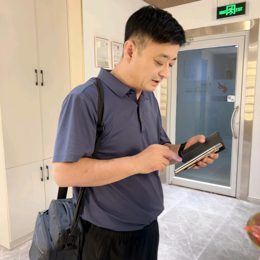小么哥