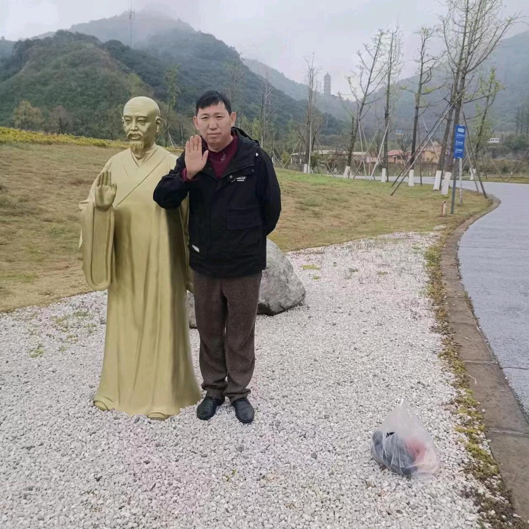 _186664日久见人心。