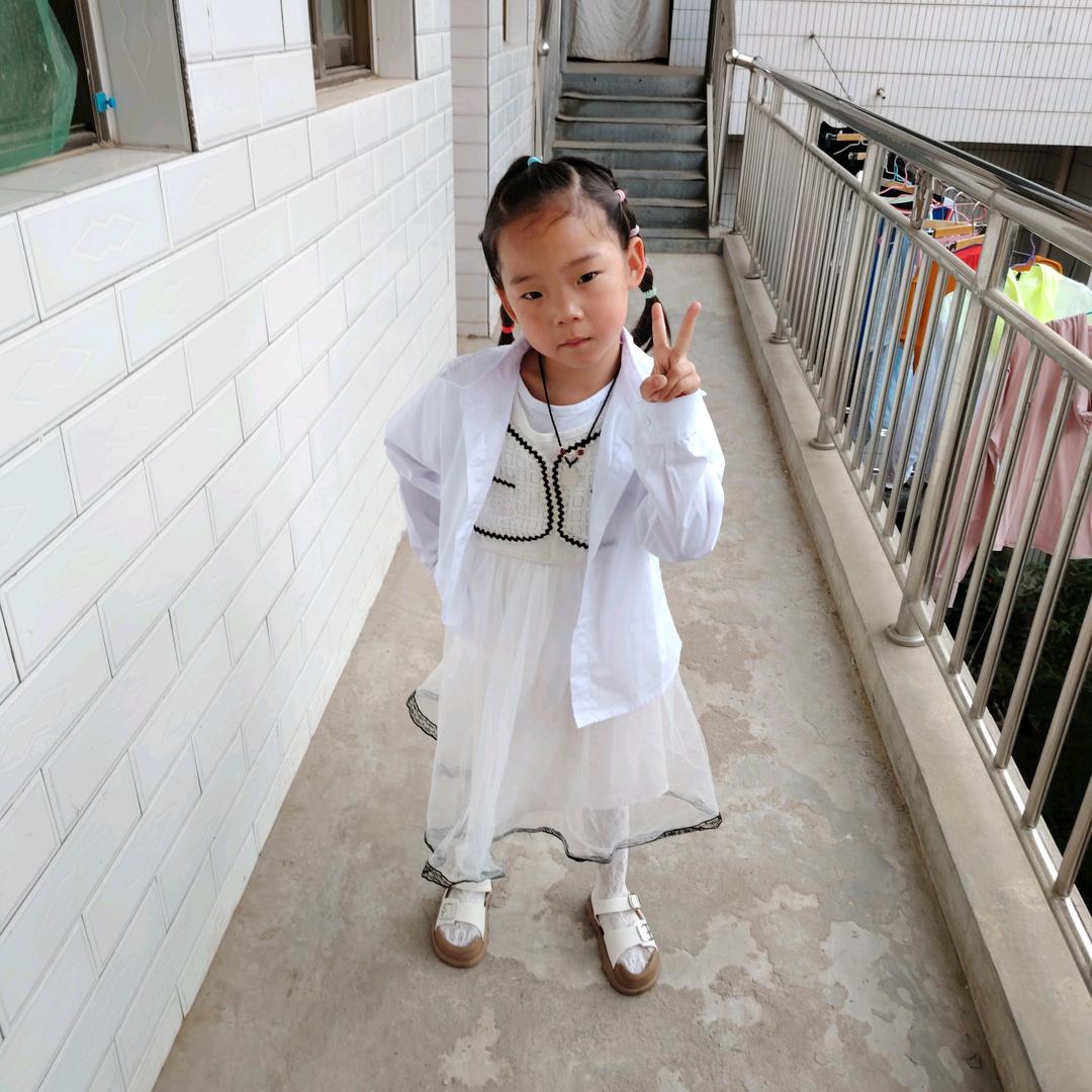 王🐭美🐭娟(✿ ♡‿♡)