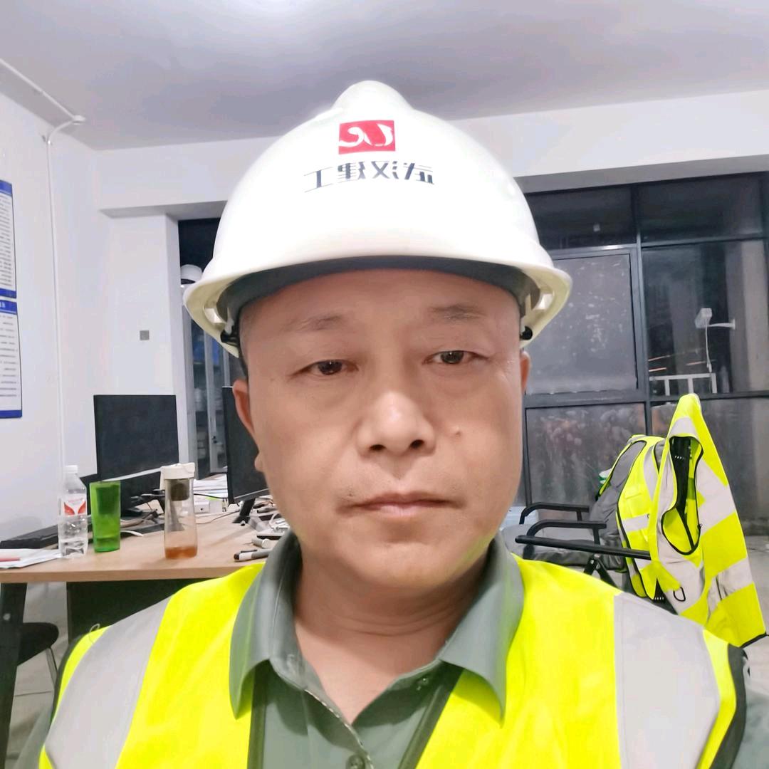 小 草哥