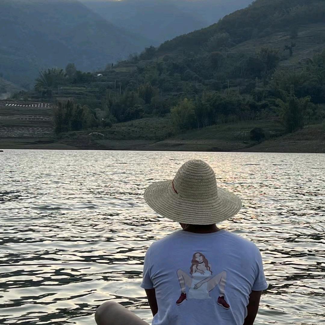 啊咯咯
