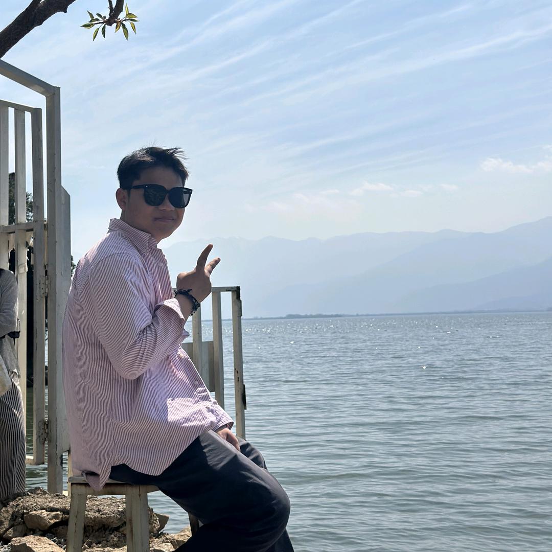 宇宙超级无敌闪光霹雳旋转爆炸美少男🌈