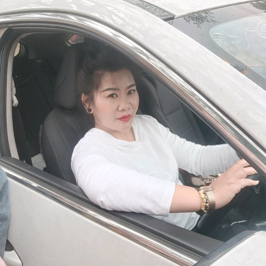 刀刀美发店《芳姐》