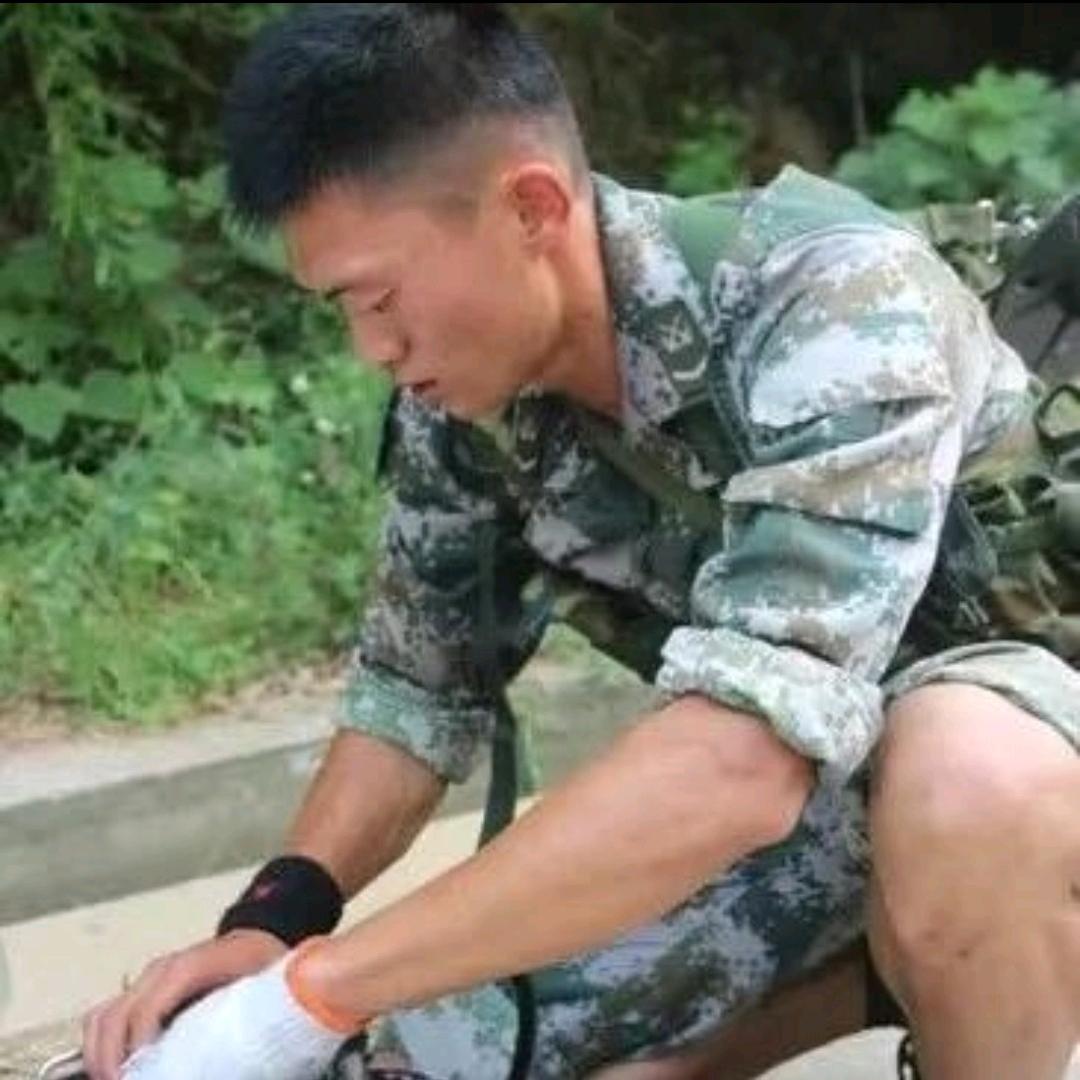 小班班长在努力