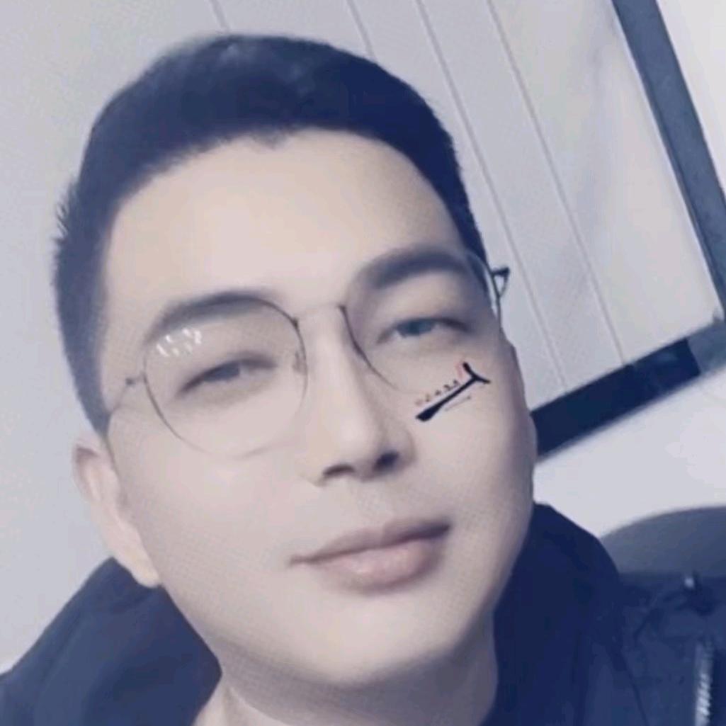 小鱼游过江