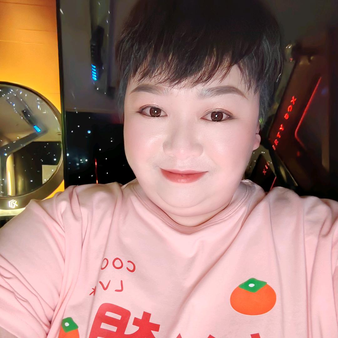 贪玩的（芳芳）