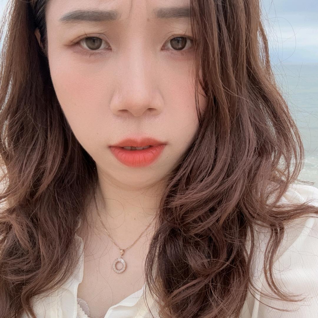 创意酒吧对面柠檬茶摊