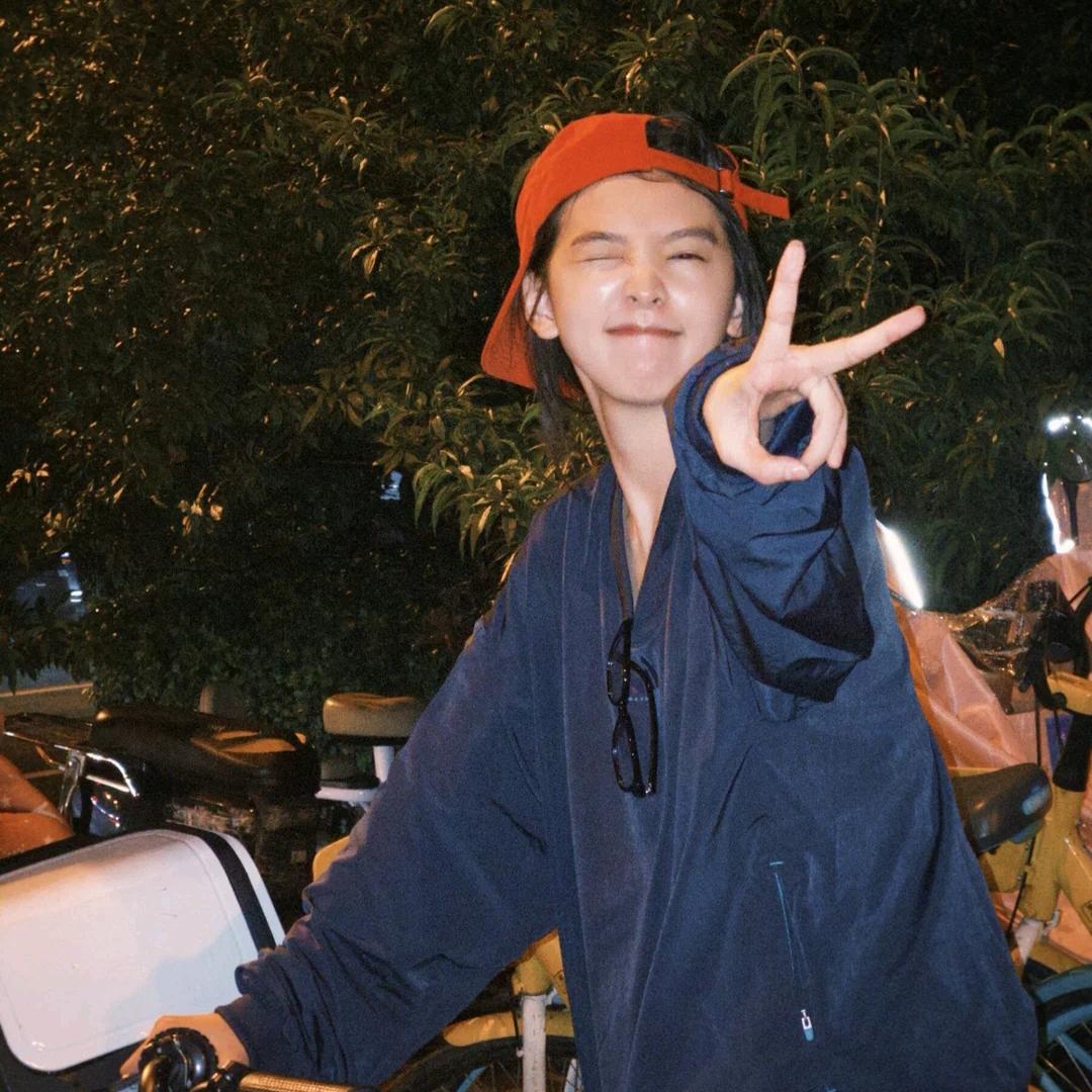 白白啵啵子