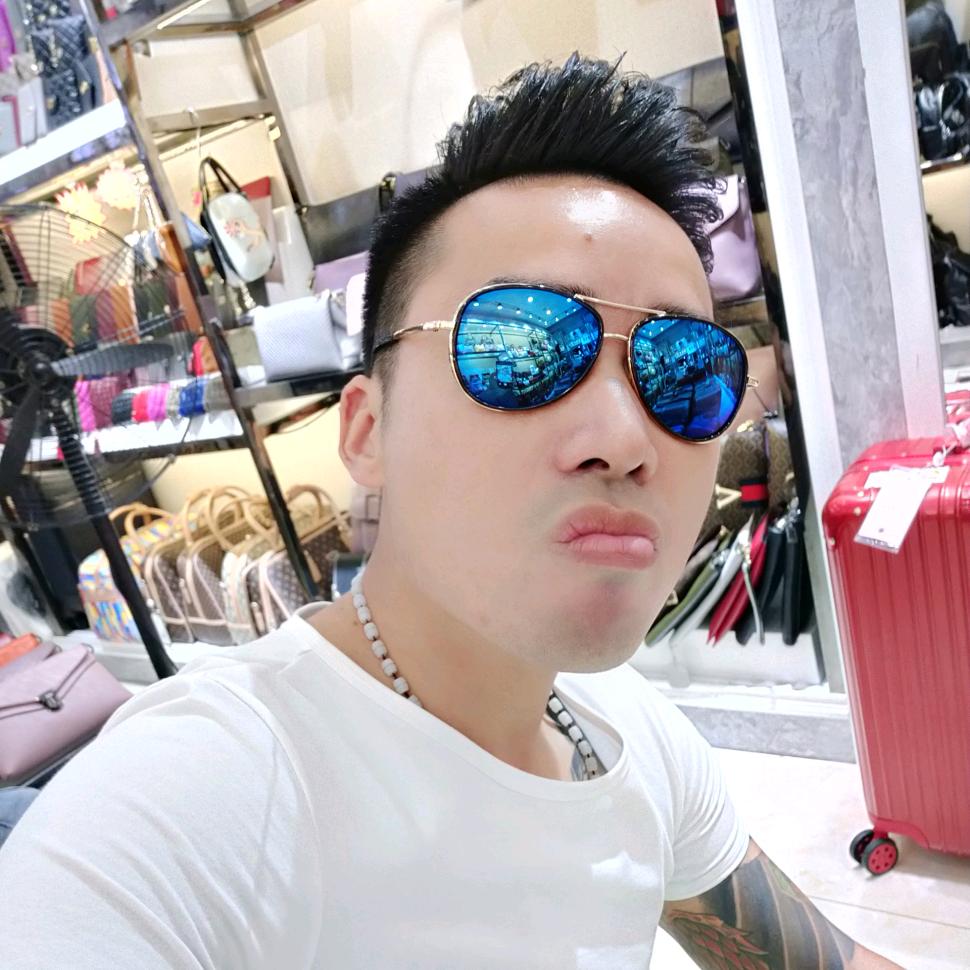 小兵哥翡翠玉石业