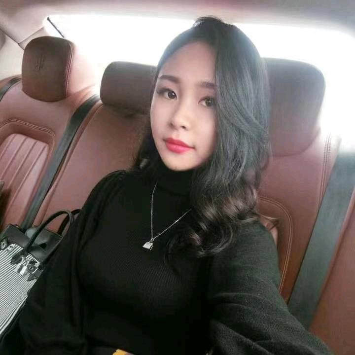 聚林少女《户外活动》