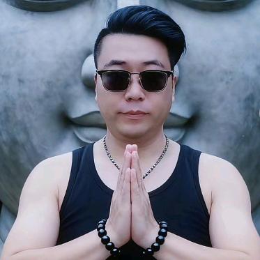 大家好我是乔治