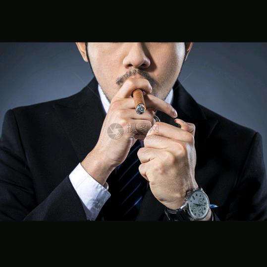 钓鱼老黄。
