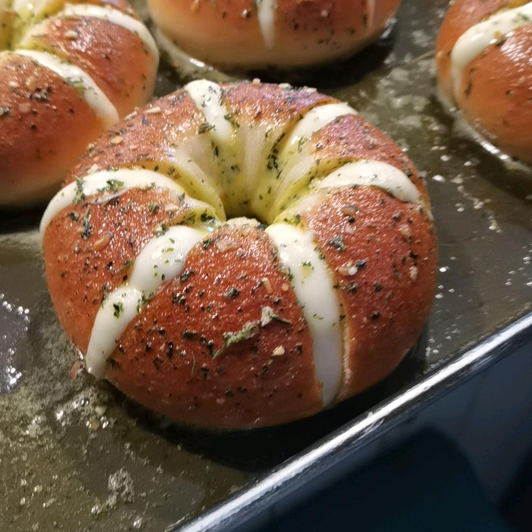 四只羊烘焙小哥哥