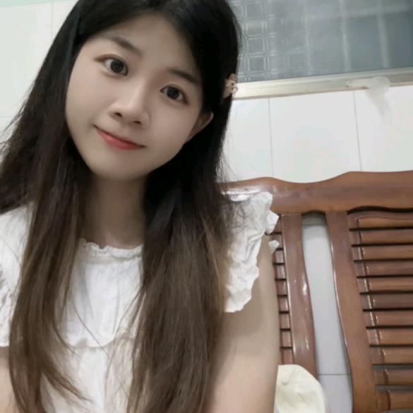 水中月似心上人