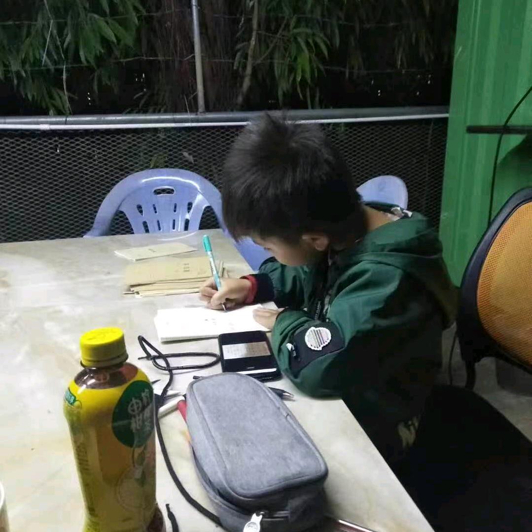 中山市石岐区冯添有小百货档