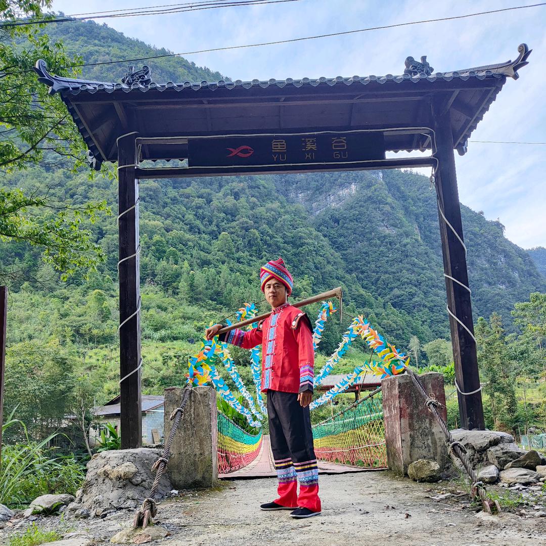 滔支书团队张护卫