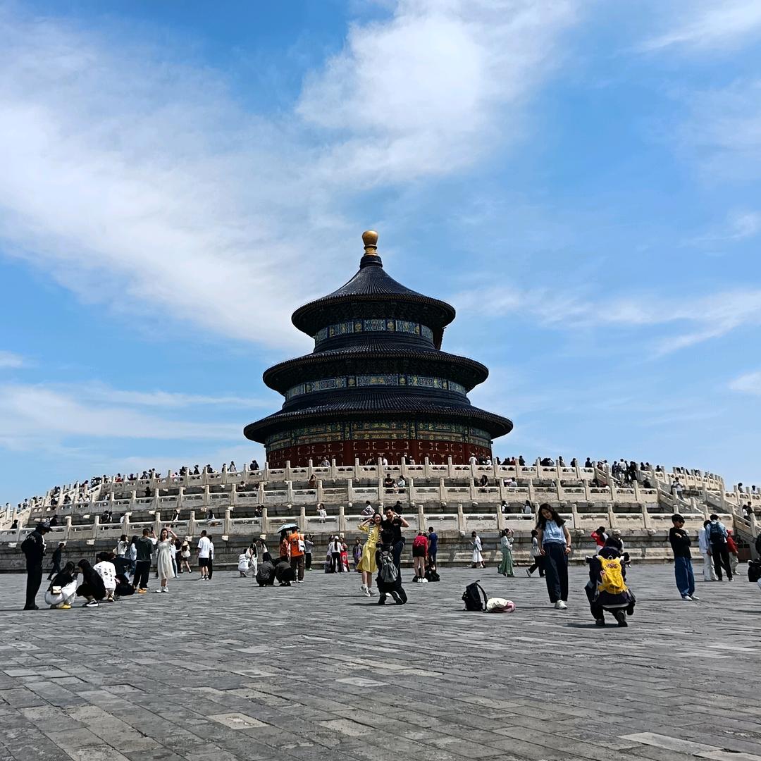 见山见水见自由