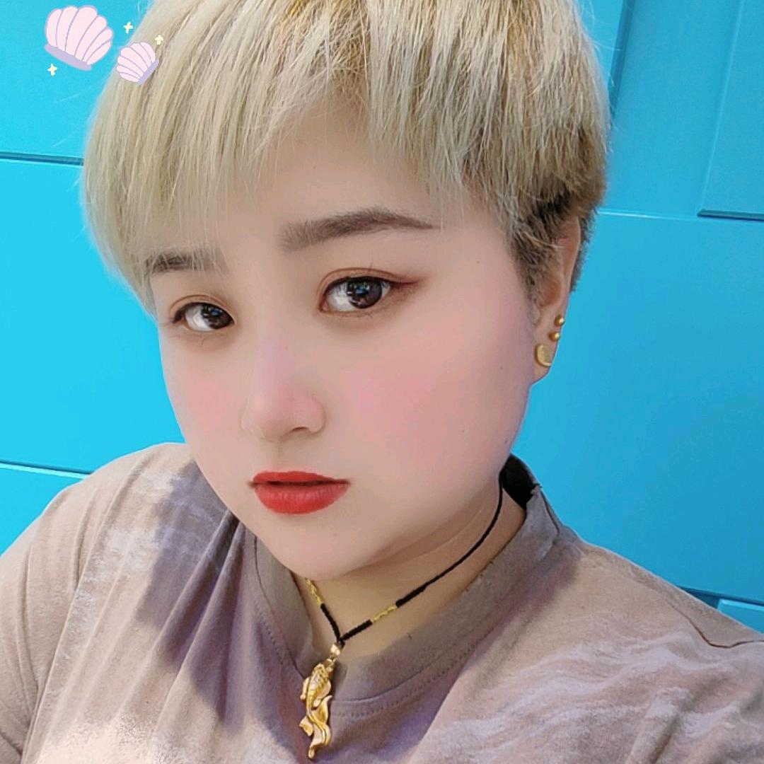 小小胖妞🌈🌈