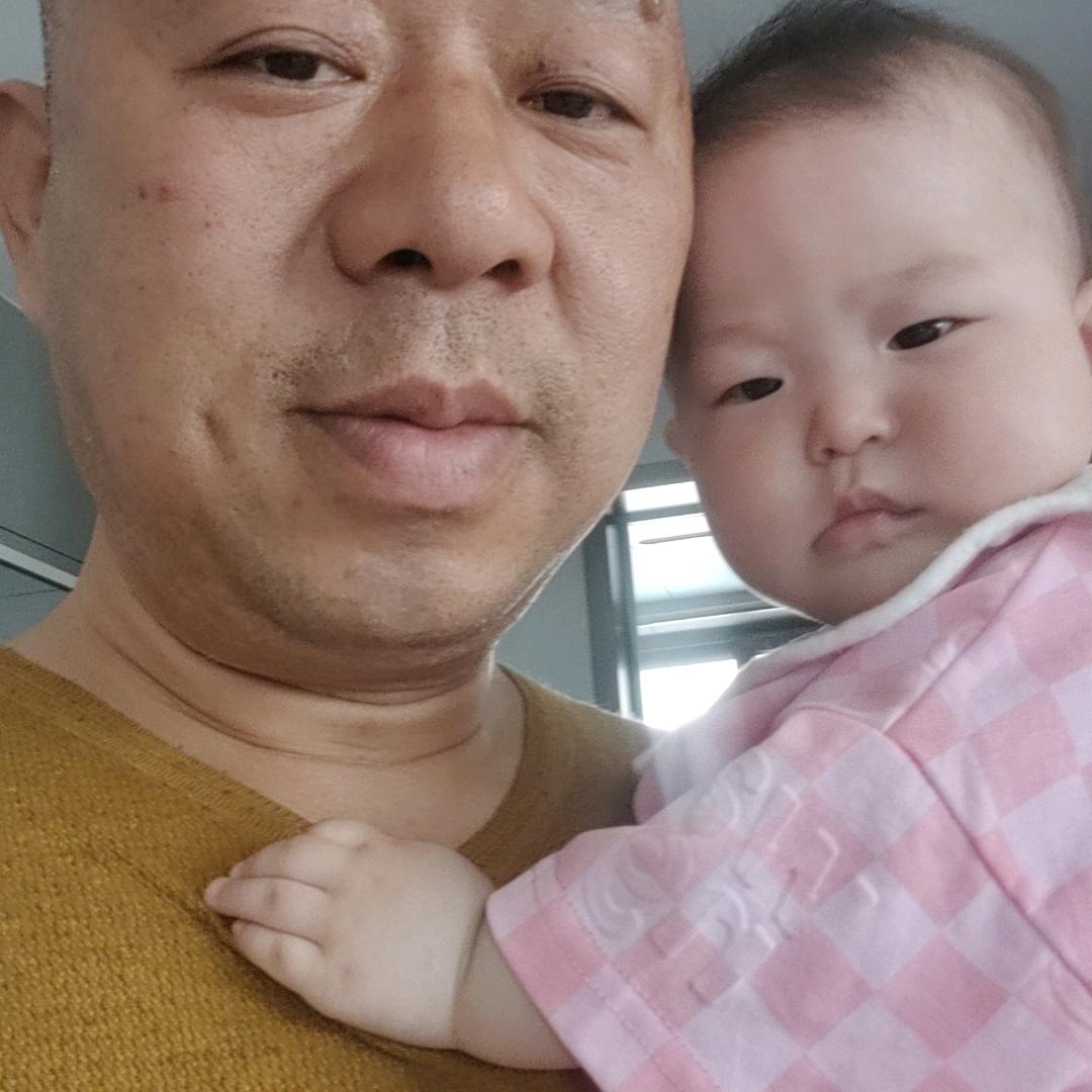 依依奶首播：睌9：30