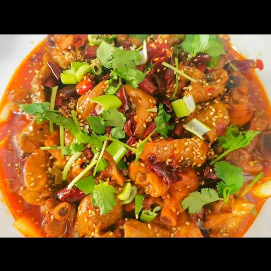 艺搏金牌肥肠芋儿鸡（乌兰察布店）
