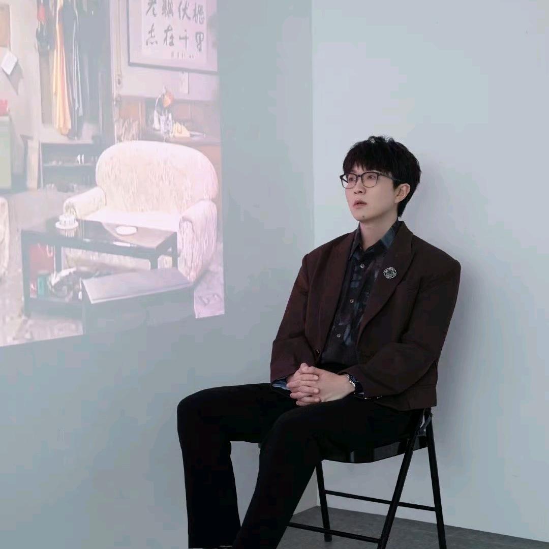 M···········