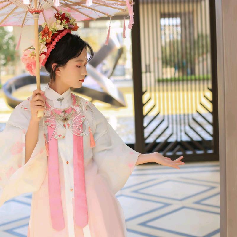 莹莹服饰