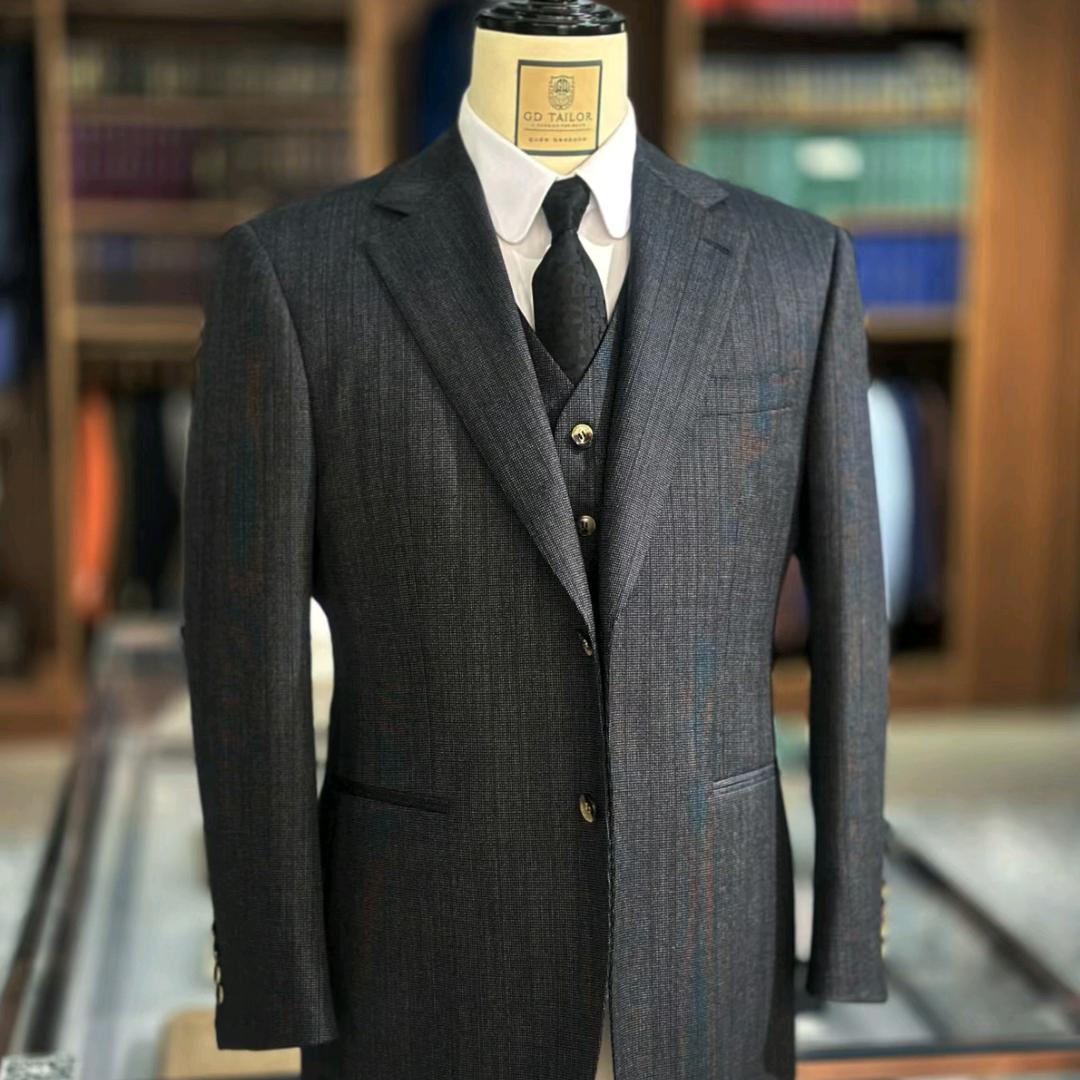 梵沦帝纳男装旗舰店高定服饰