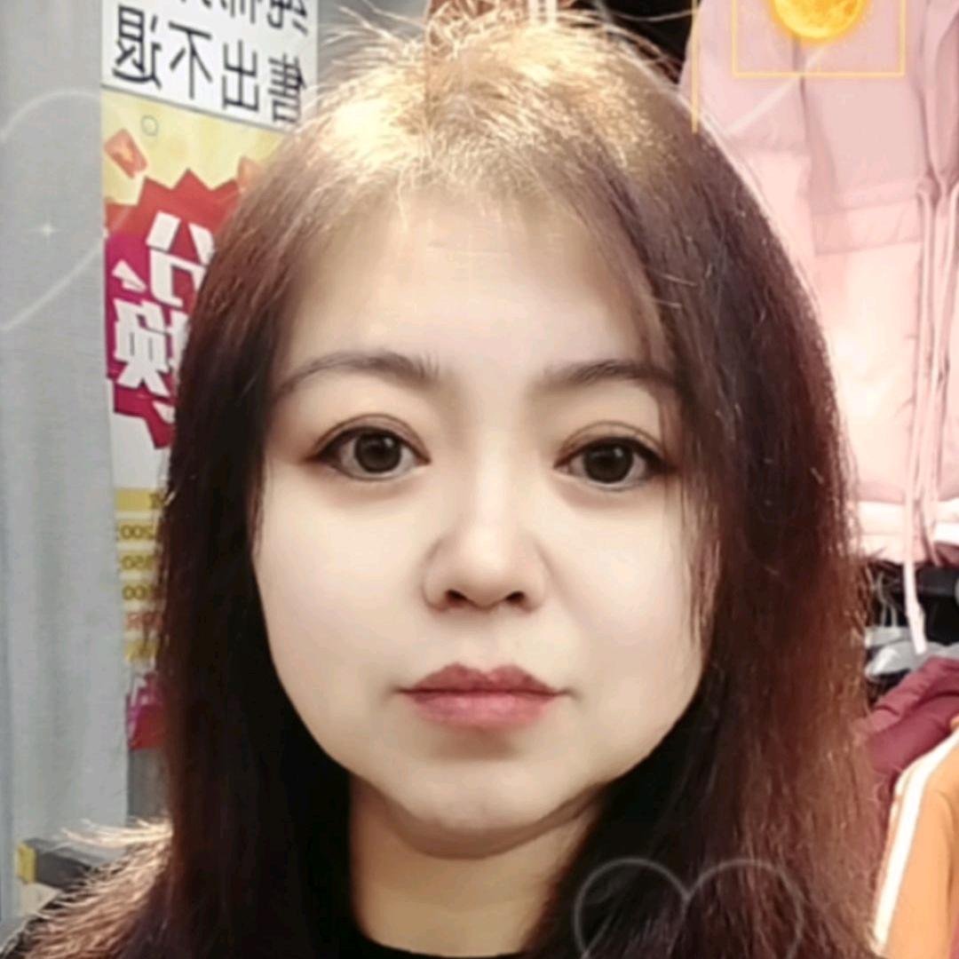 红山区华姐服装店