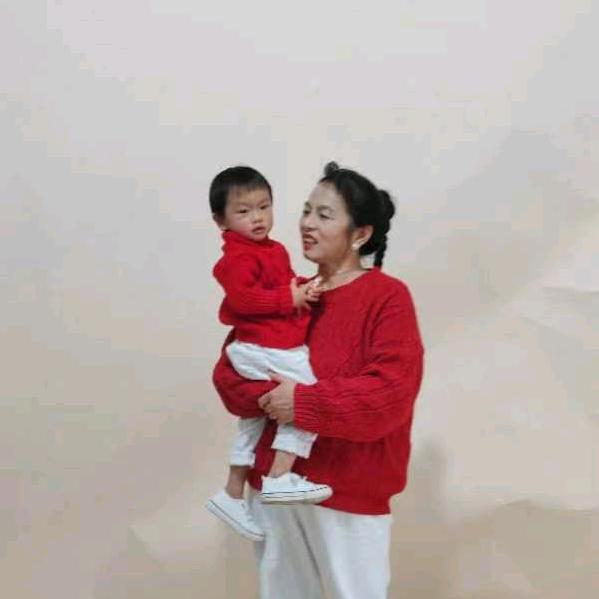 屈姐天天发抖音