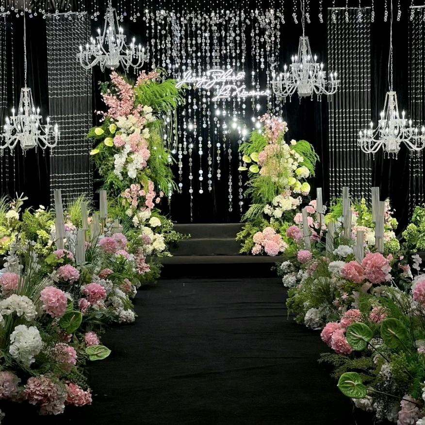 一个在《建始》是做婚礼的男娃子