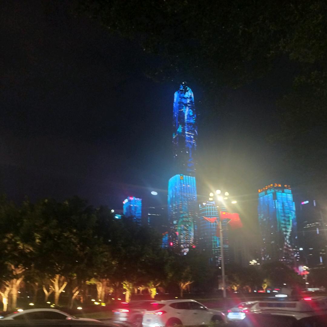 展势藏锋