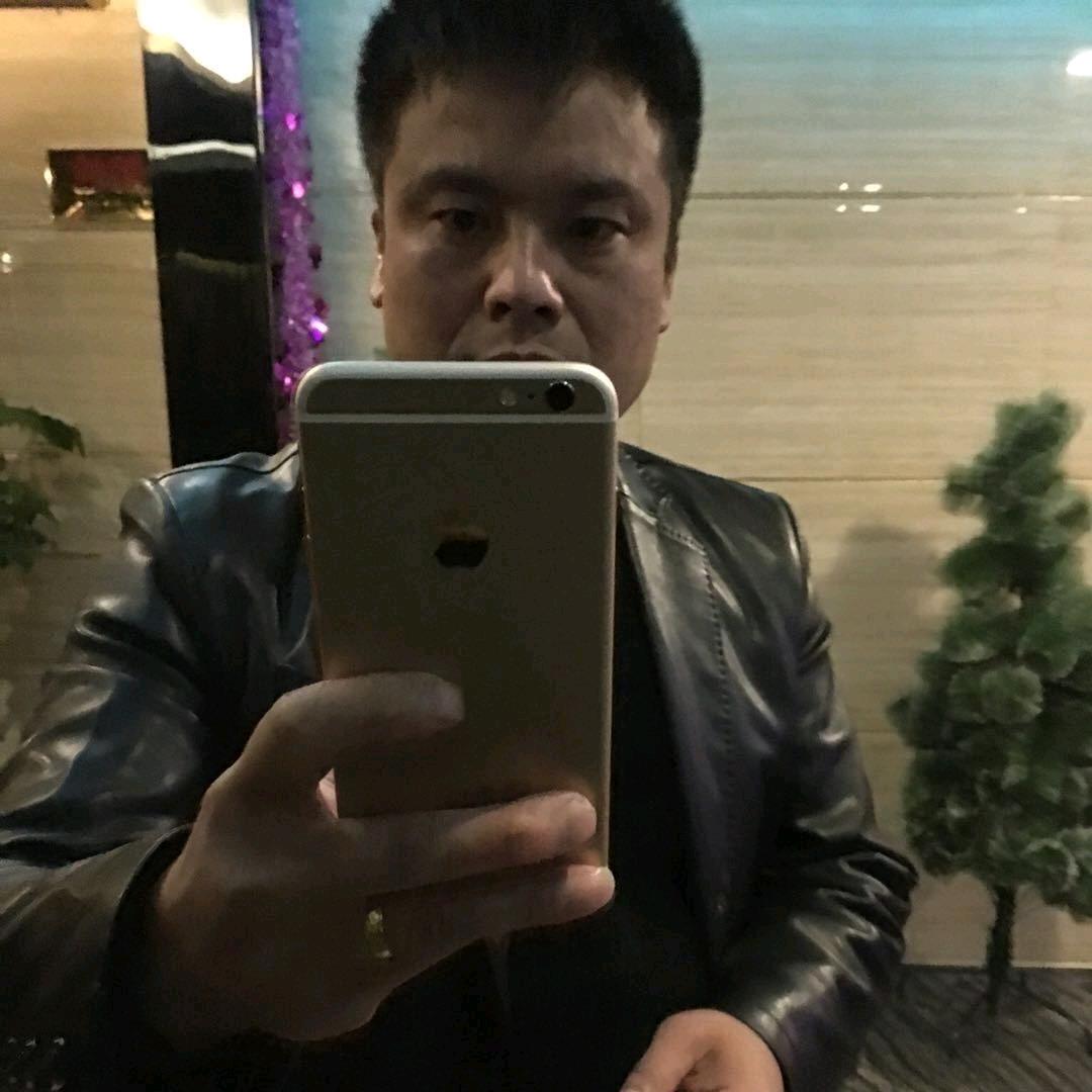 五官正，人品正单身大叔