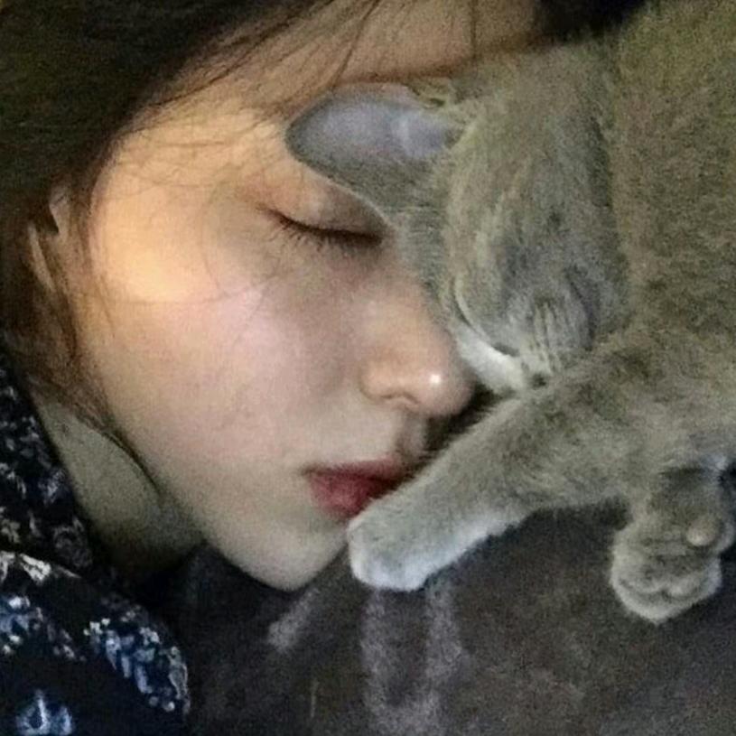 小e