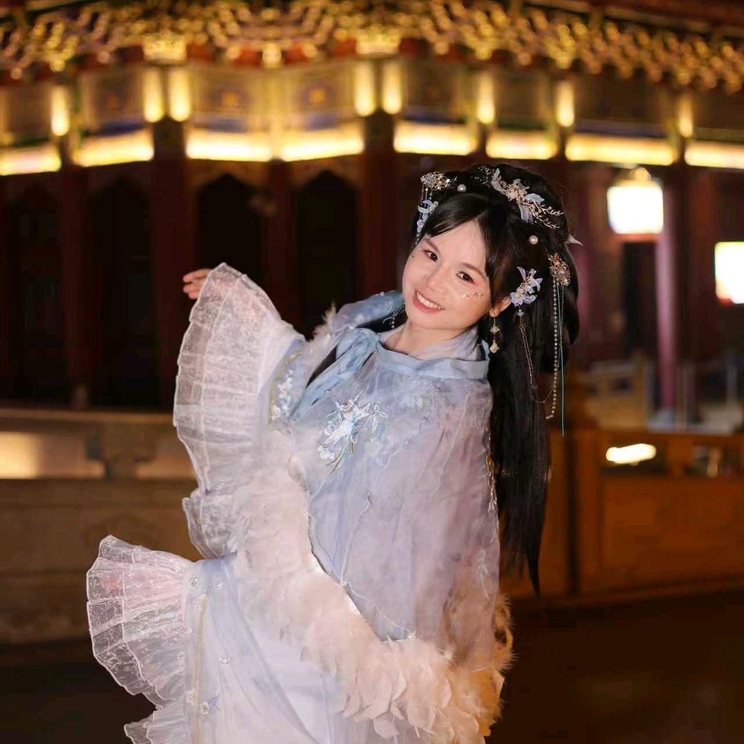 👧🏻口天吴（辉辉）