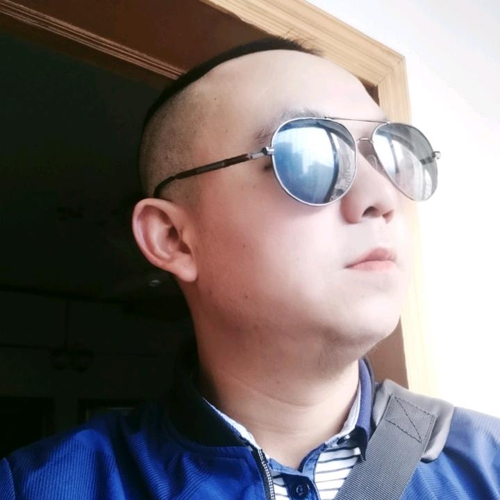 错把白醋当成酒，饮尽半生都是酸