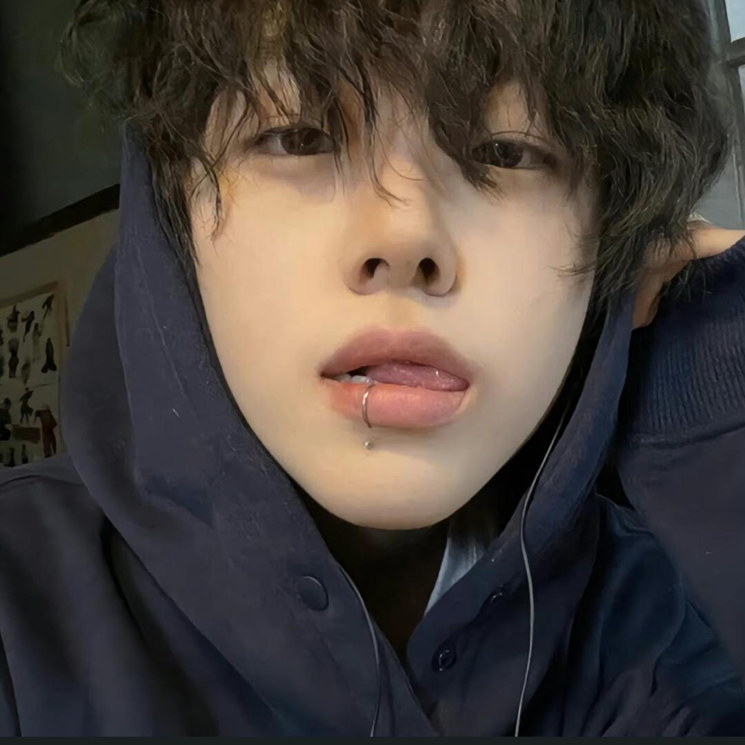 李华