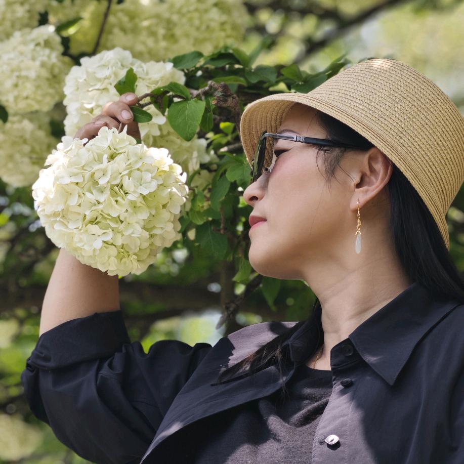 彩绘雕塑画 静爷