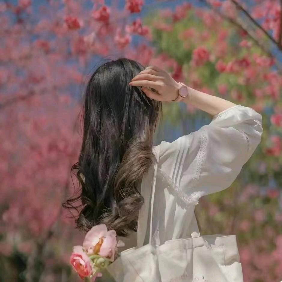 ꧁🍀🌸🍀꧂
