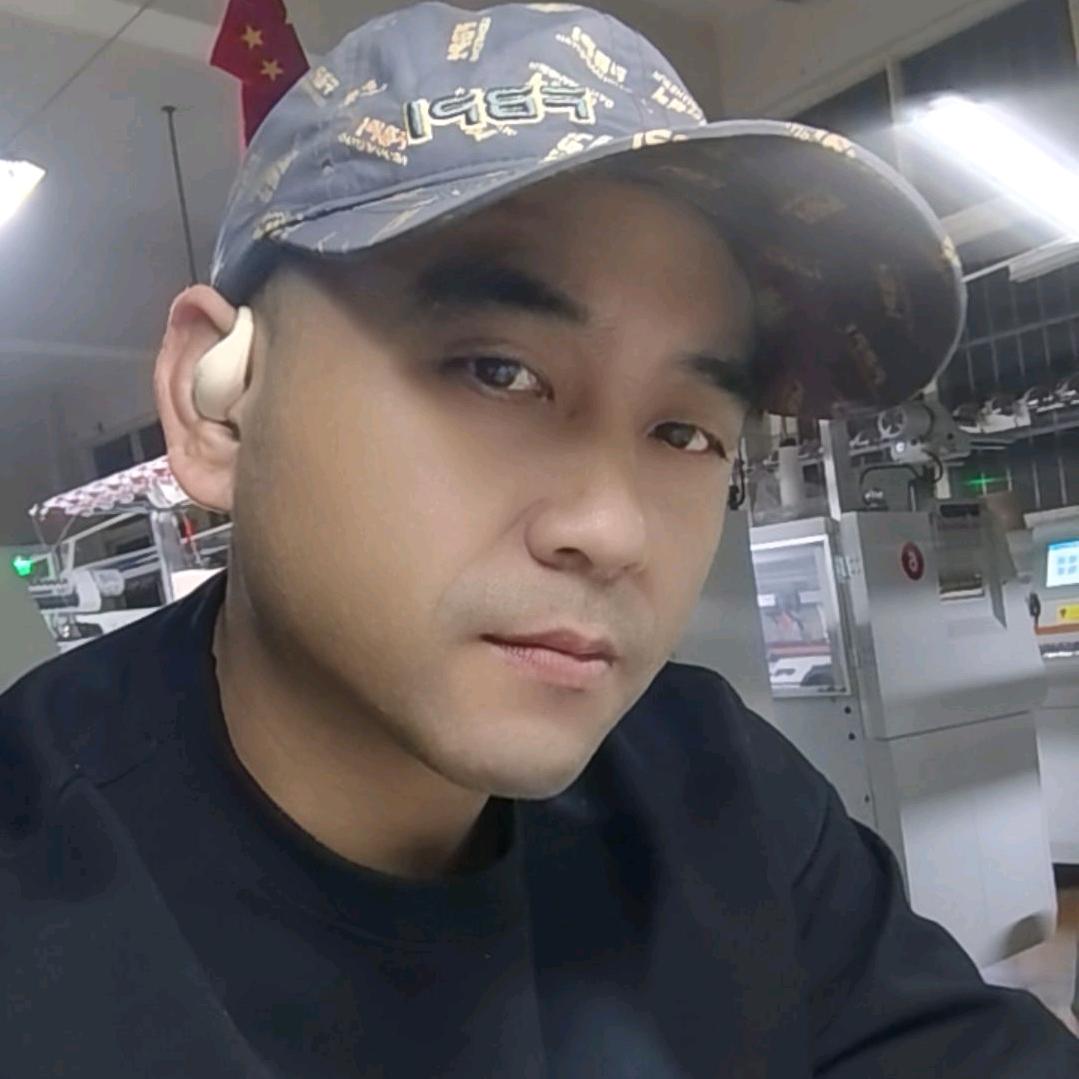 丝楠服饰-九针电脑横机加工