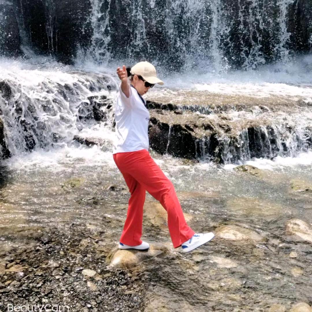 爱钱的女人🍁🌹