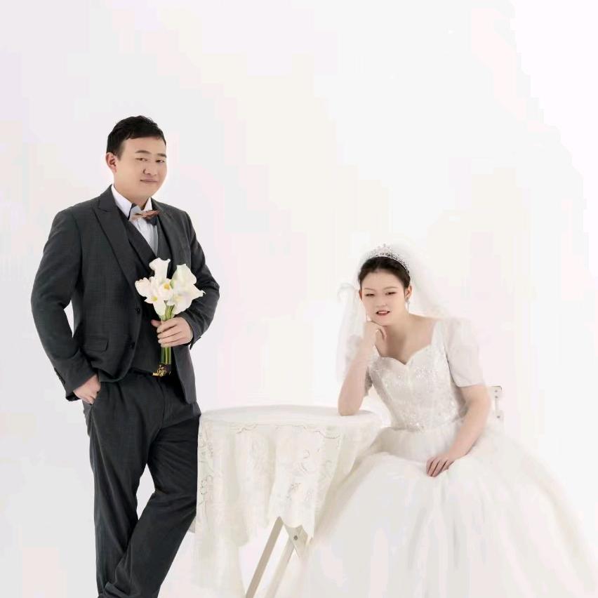 小张和小吴