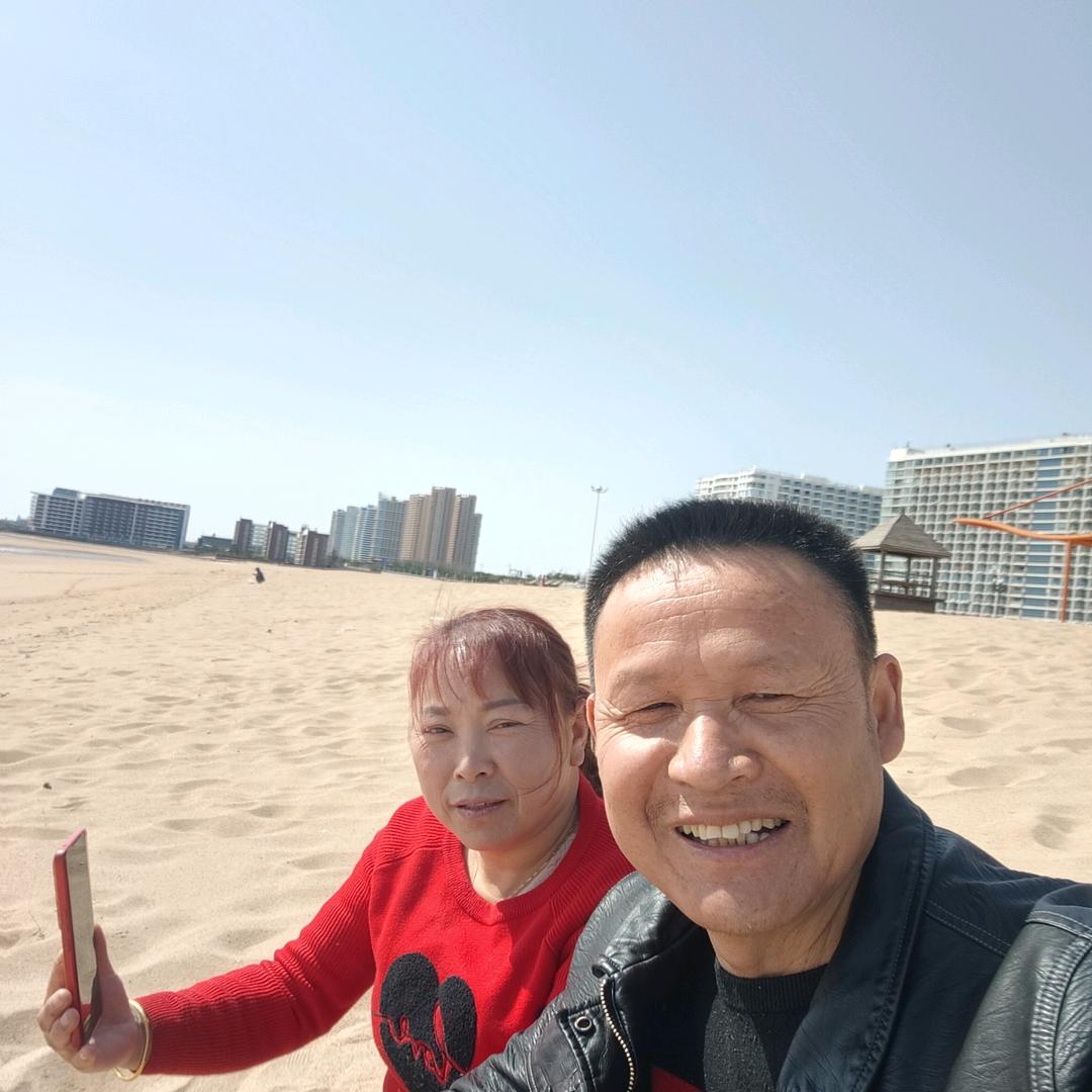 专业黄沙水泥自卸车