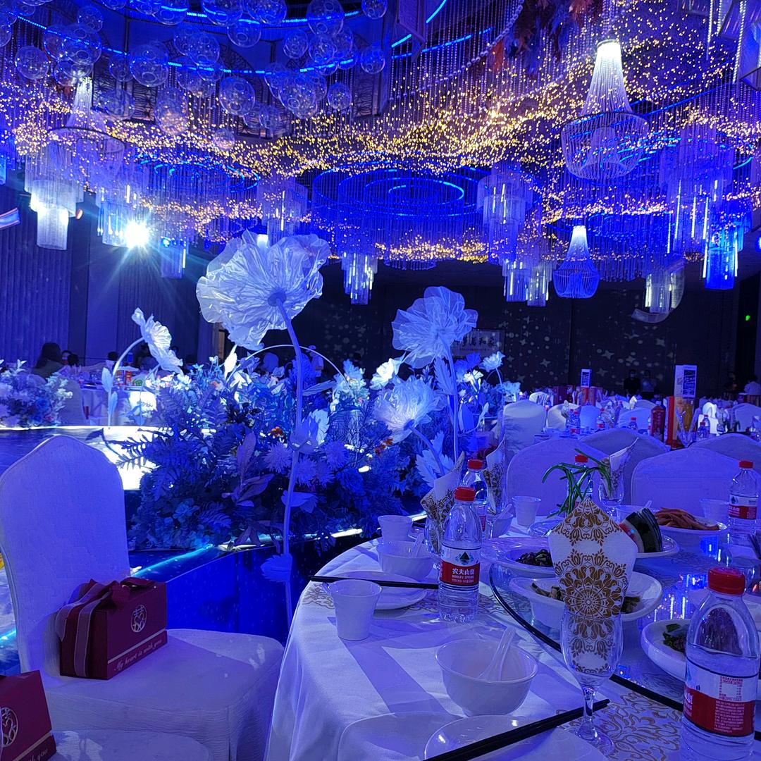 商家大姐幽深森林